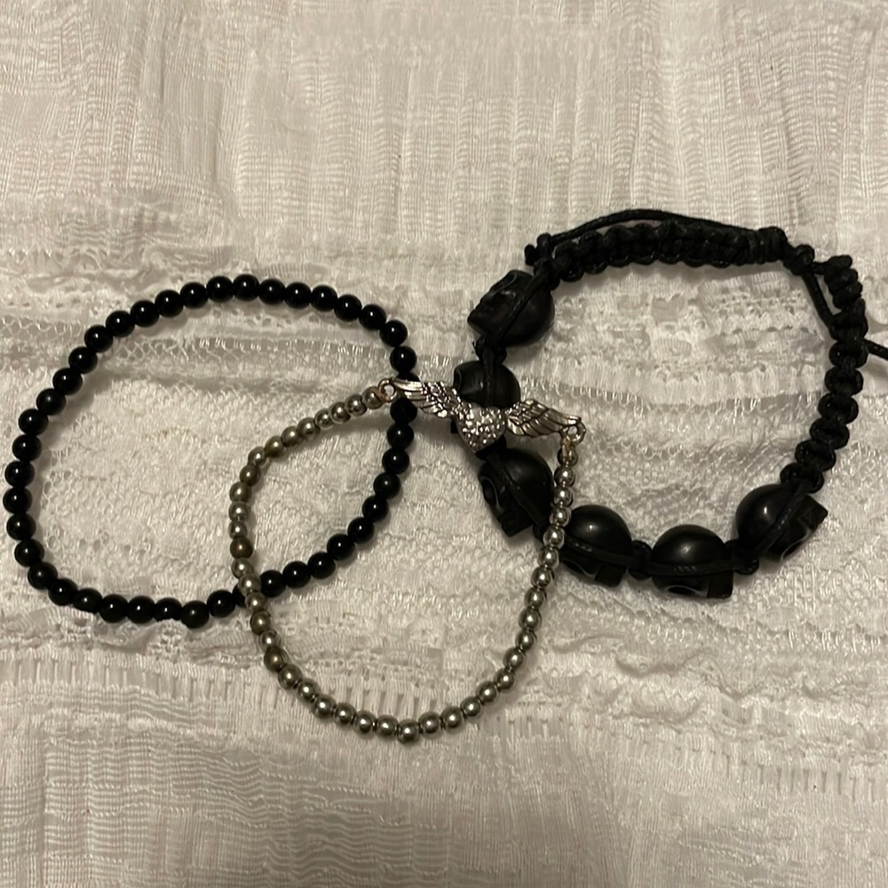 Set of bracelets